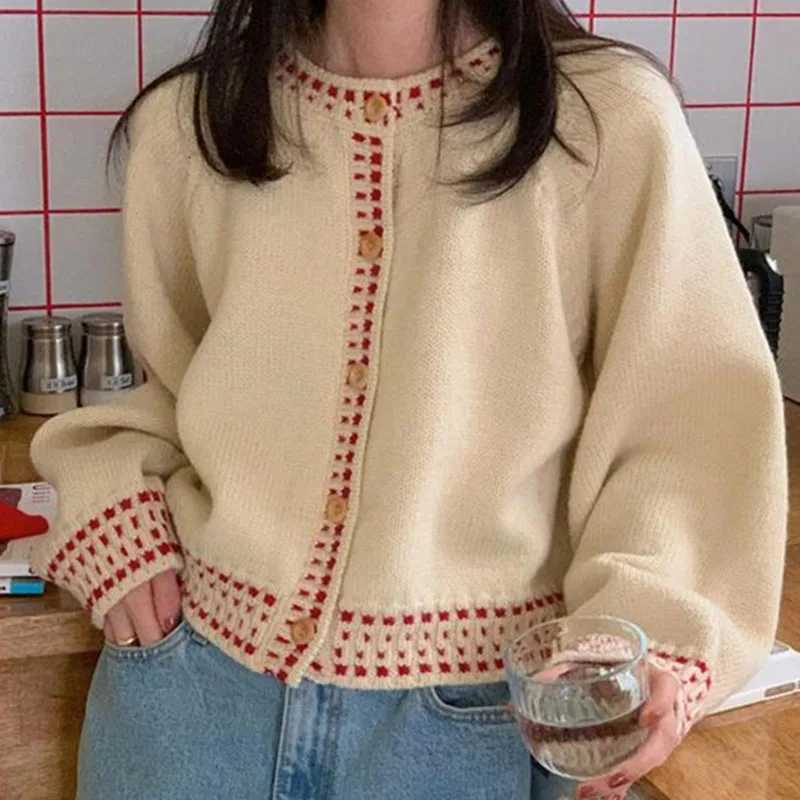 Round neck single-breasted Korean gentle womens knitted cardigan fashionable and exquisite loose casual womens sweater jacketT251125