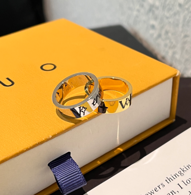 Luxury designer ring for women Classic couple love rings High-end gold silver titanium steel ring variety of best-selling rings available for selection Surprise gift