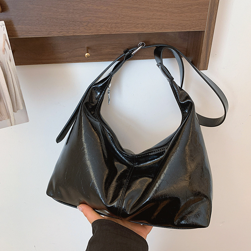 2025 New Designer Bag Free Delivery Shoes By Small Niche Design Large Capacity Shoulder Fashionable Commuting Tote 2024 Summer Simple Casual Crossbody