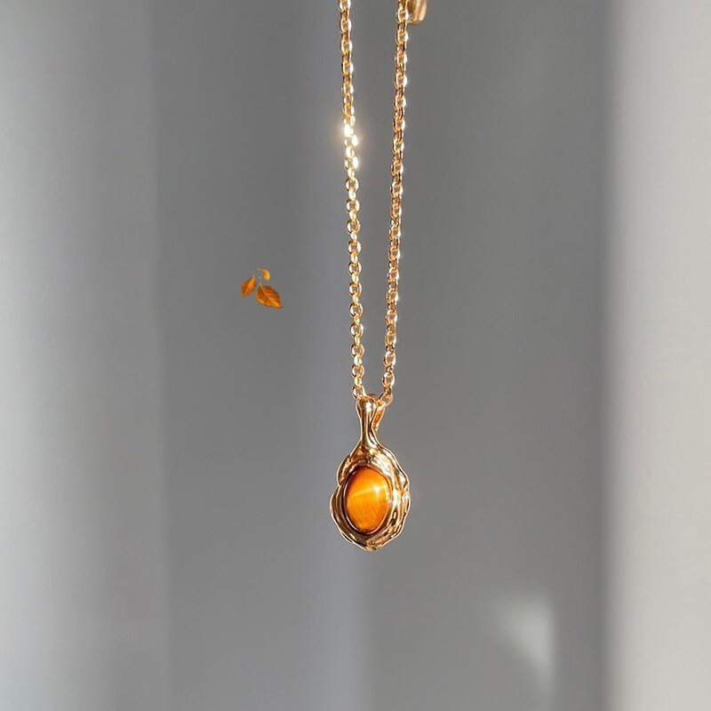 TaiYang 2025 New Maillard Style Tiger Eye Vintage Bezel-Set Oval Tigers Eye Pendant, Copper Statement Necklace for Women with Retro Luxe Appeal