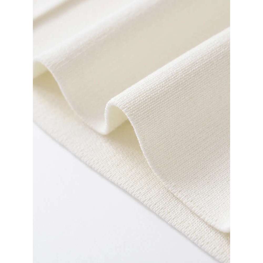 2024 European And American Autumn New Women's Fashion Simple Style Casual Plain Needle Short Sleeve V Neck Knitted Top