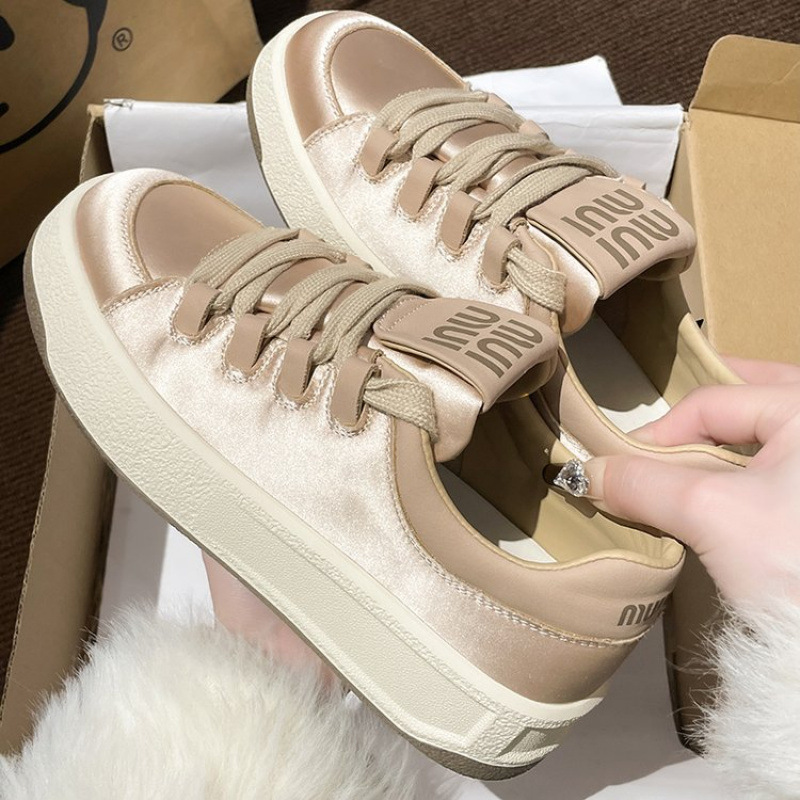 Free shipping designer women's internet-famous breathable white sneakers, new board shoes, fragrant style, versatile thick-soled casual shoes