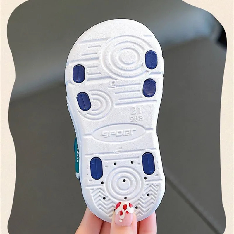 Childrens summer boys cute cartoon girls sandals baby shoes girls beach shoes sports soft anti slip casual childrens sandals 250424