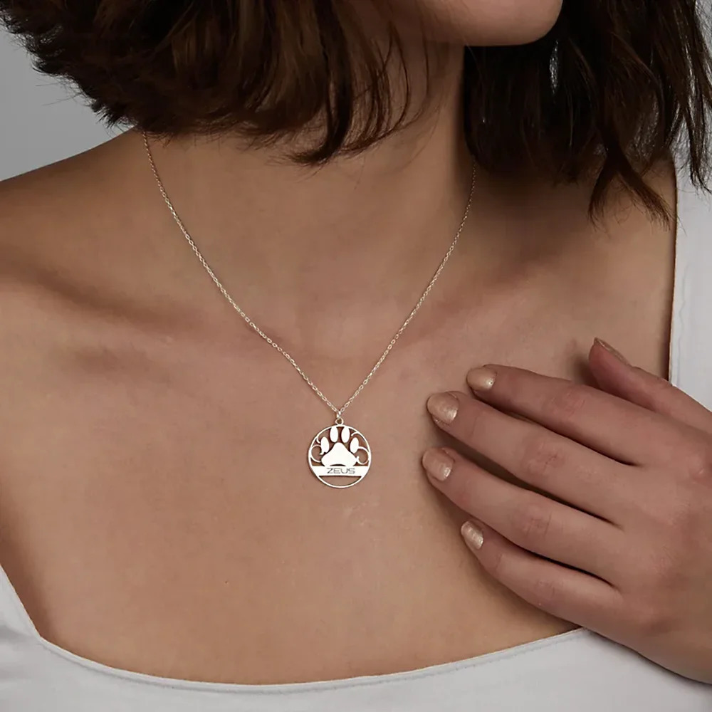 Customized name necklace animal footprint circular pendant stainless steel customized jewelry gift free delivery necklace for women 250422