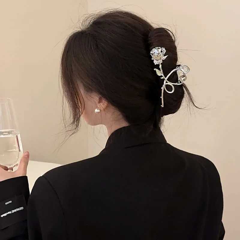 Vanika Womens New Large Metal Rose Hair Claw Crab Womens Fashion Ponytail Clip Girls Hair Clip HeadpieceT250425