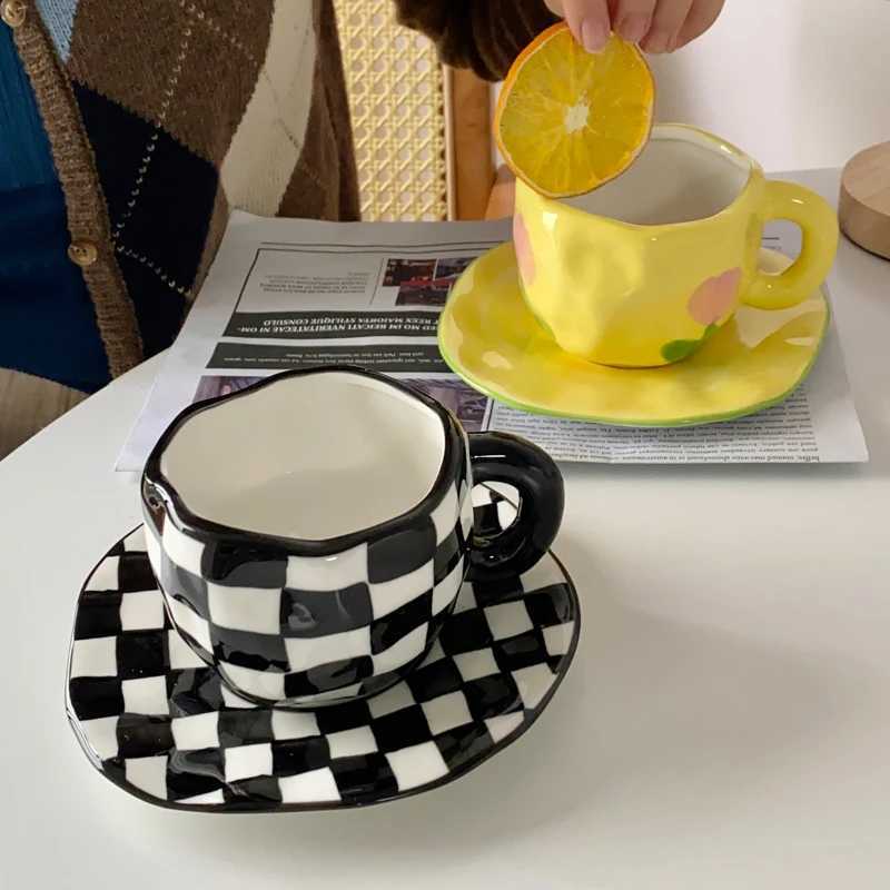 Hand Pinch Retro Ceramics Mugs with Tray Coffee mug Milk Tea office Cups Drinkware the Best birthday Gift for Friends Y251125