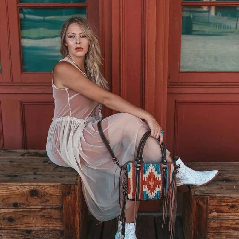 Designer Bag 2025 Bohemian Ethnic Style Cotton Linen Hand-Woven Tassel Decorated Women European American Retro Single Shoulder Crossbody Bag Luxury Ba