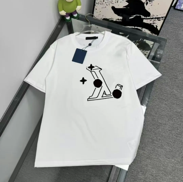 Women's T-Shirt fashion Women Tees Luxurys Designers T-Shirts tee Men Casual Short sleeve Street Designers T-Shirts Men's T-Shirts 100% cotton