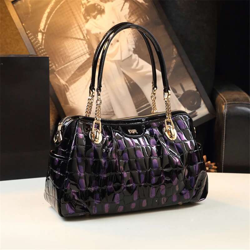 Spring patent leather crocodile pattern chain underarm handbag banquet dress large-capacity one-shoulder cross-body women's bag