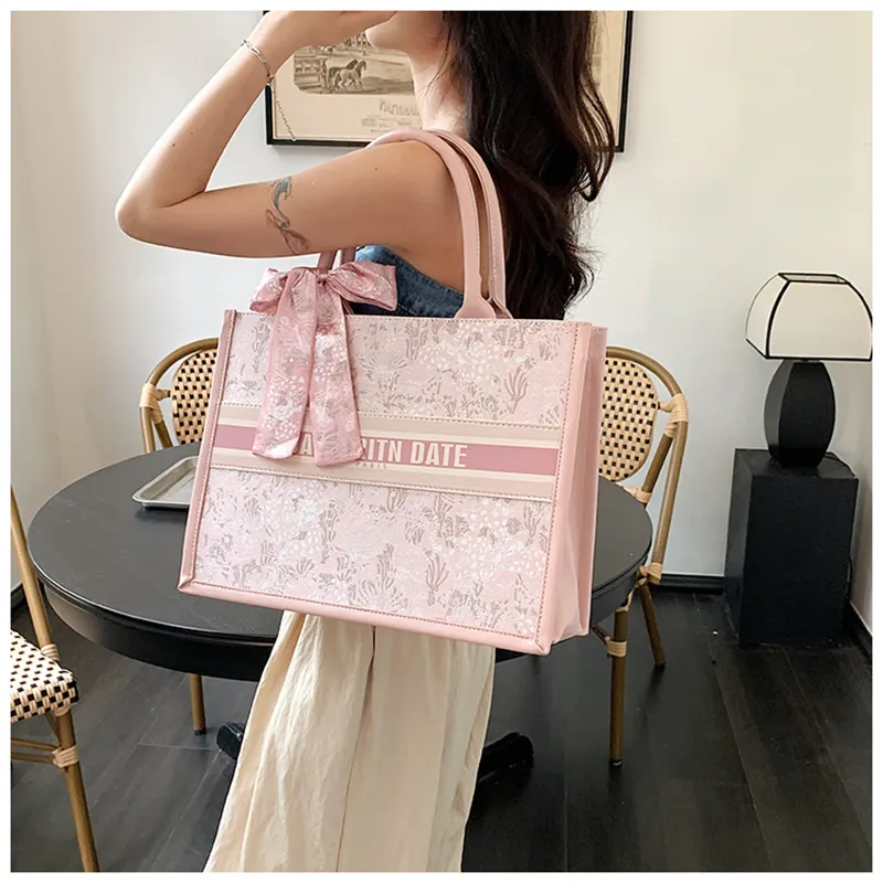 free shipping designer shoulder bags casual handbag Embroidery fashionable Tote bag for women 2025 new style grey