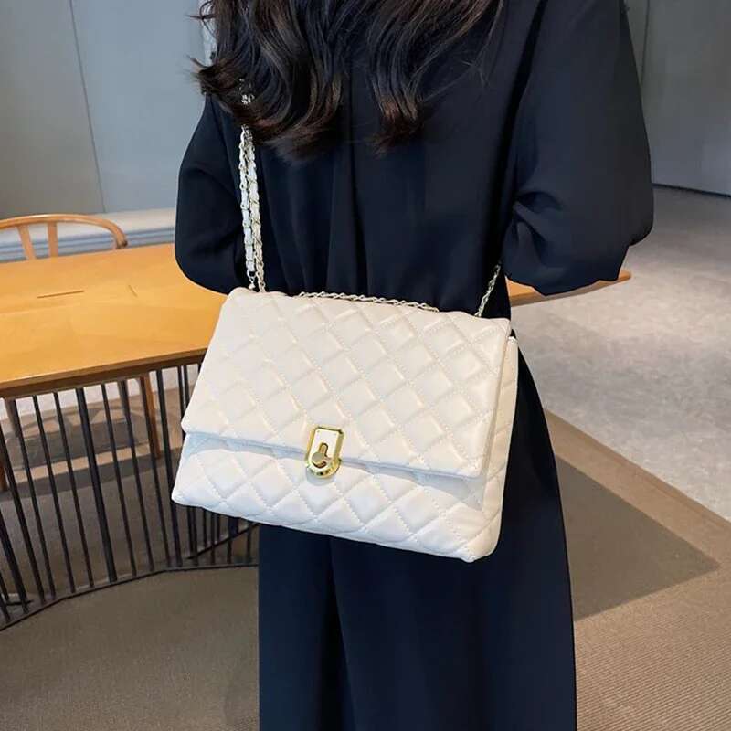 New Quilted Large Chain Shoulder For Women 2024 Designer Crossbody Bags PU Leather Ladies Handbags Black White