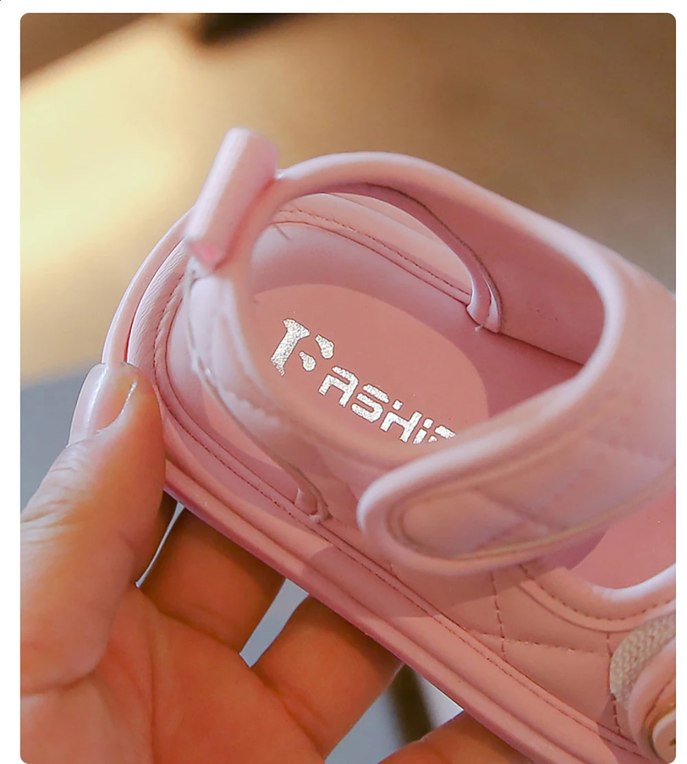 Girls summer sandals PU leather waterproof beach cover childrens soft and non slip girls summer sandals 250424