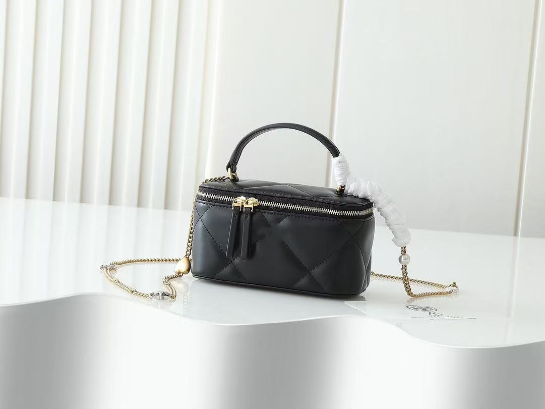 2025 luxury designer classic makeup bag women's handbag casual women's cross-body bag leather shoulder bag