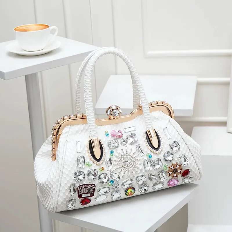 Spring and Autumn New Color Rhinestone Clip Lock Handbag Casual Dress Large-capacity One-shoulder Cross-body Women's Bag