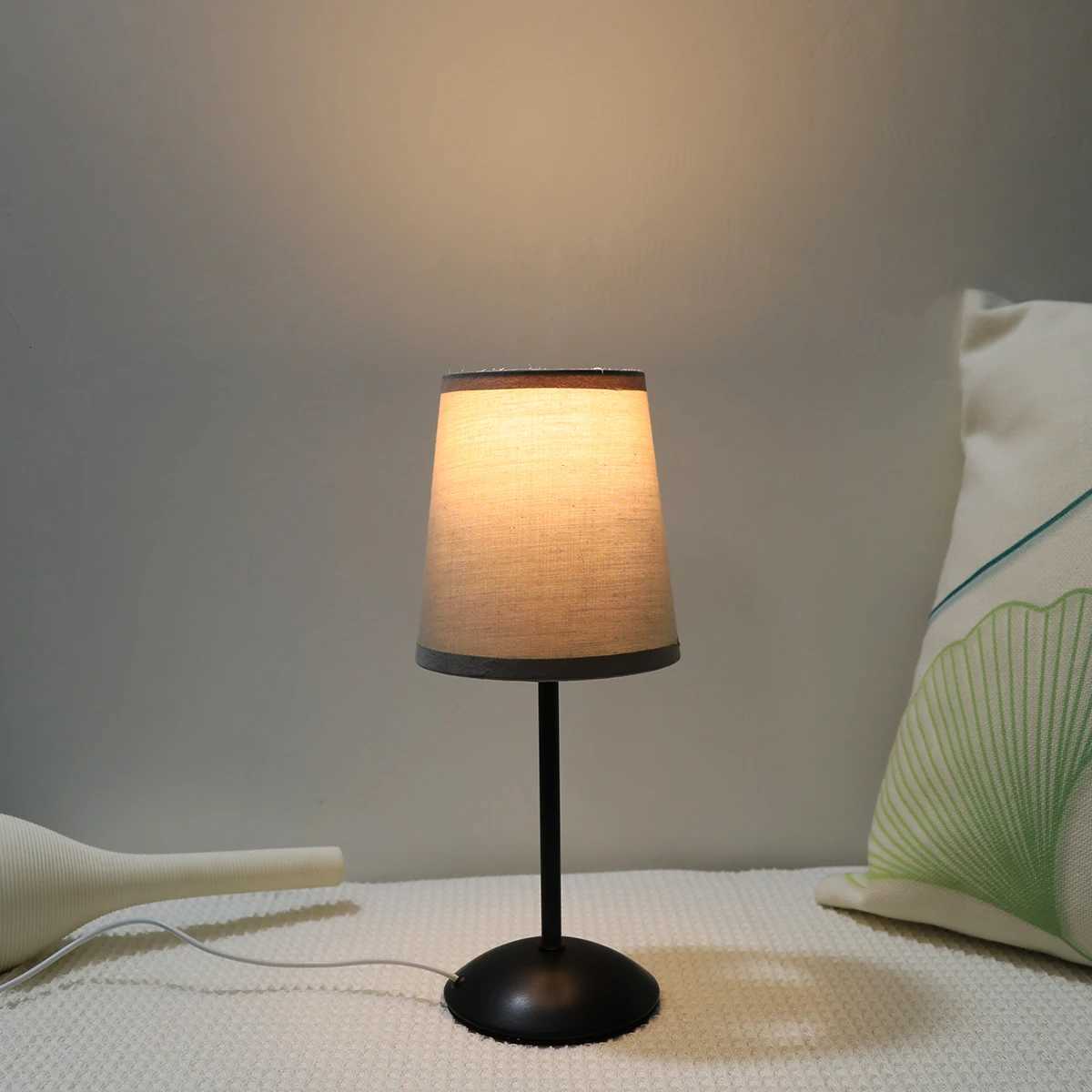 Modern minimalist and aesthetically pleasing fabric table lamp single color warm light LED home decoration lighting table lampM251125