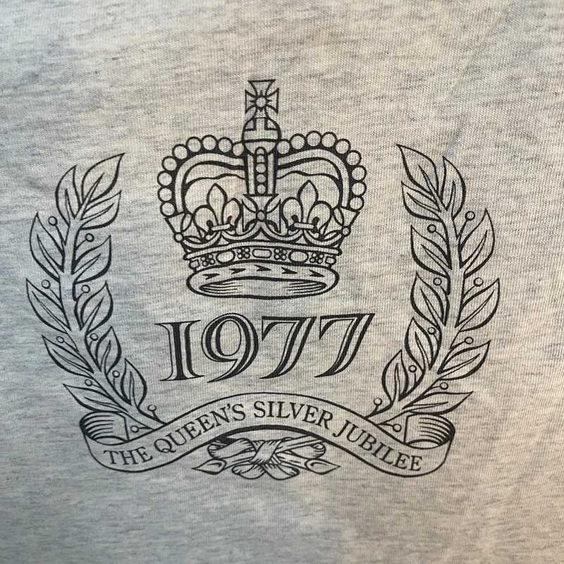 25SS New Retro Washed Grey Saint Cloth Mens Street Clothing Character Graphic Printed Brocade T-shirt W250425