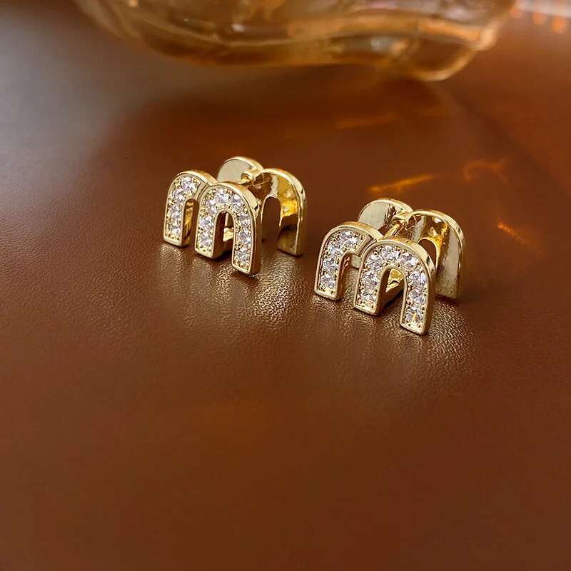 Zircon Drop Oil M Letter Ear Buckle Female Design High-Grade Sense Stud Earrings For Women Fashion Light Jewelry Gifts