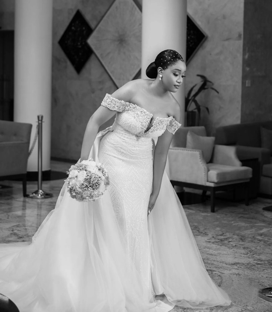 2025 Plus Size Mermaid Wedding Dress Bridal Gowns for Bride Off Shoulder Beaded Lace Detachable Beaded Lace Rhinestones Wedding Gowns For African Blac