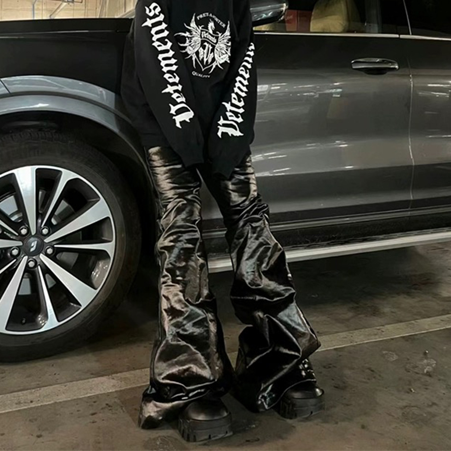 MIJKO Mens and Womens High Street Long Pants Unisex Wide-Leg Trendy Black Coated Glossy Patent Leather Flared Jeans 250901