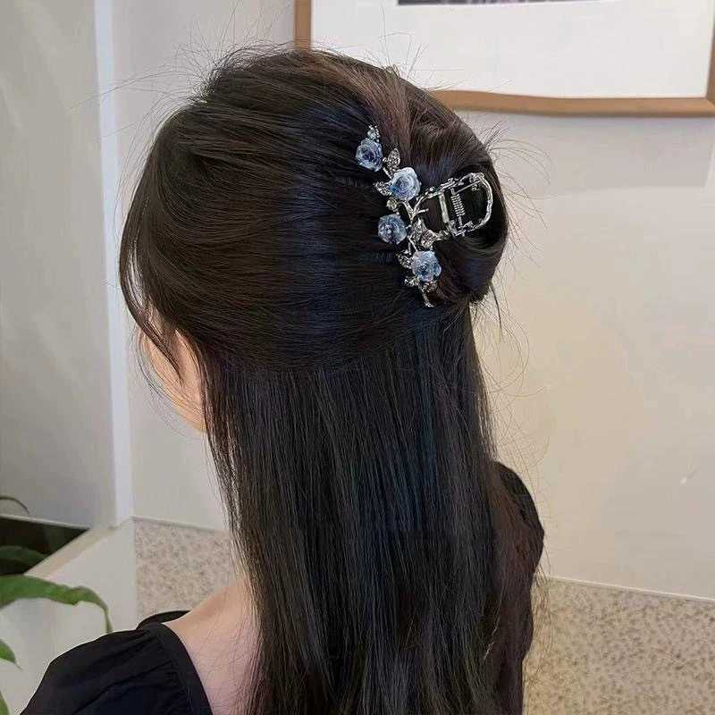 High end temperature aerosol Blue Mountain camellia clip for womens hair shark clip elegant dress hair accessoriesT250425