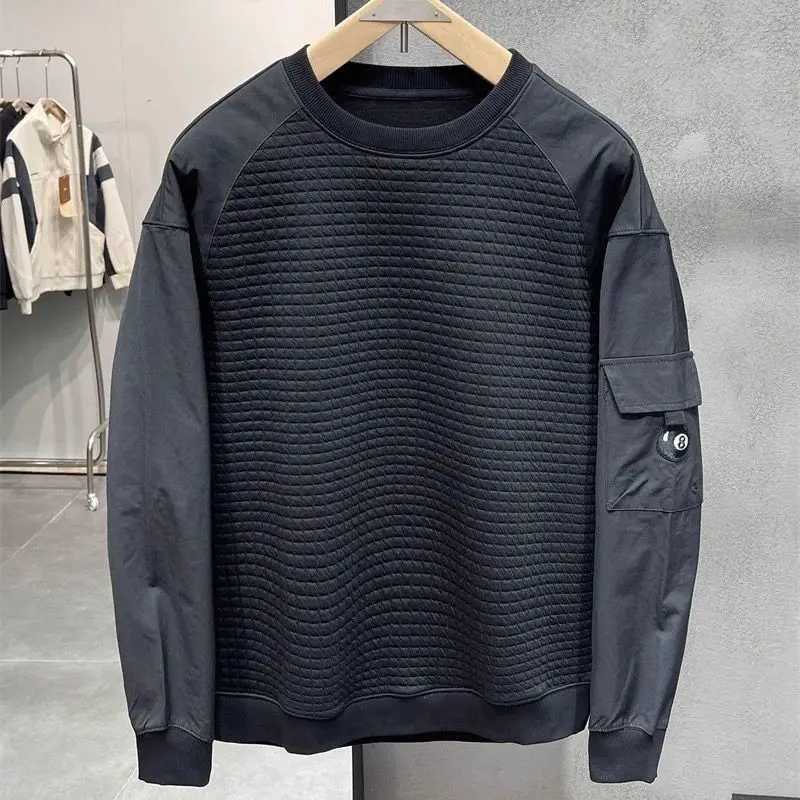 Retro mens casual sportswear loose patch work waffle with cargo pocket zipper O-neck streetwear black long sleeved sportswear M250425