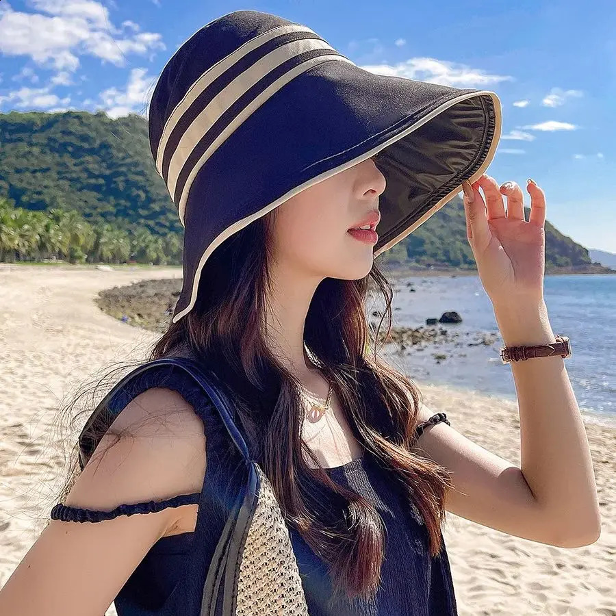UPF50 High Sun Protection Vinyl Large Brim Striped Hollow Hat Ladies Outdoor UV Folding Sun Hat Beach Vacation 250424