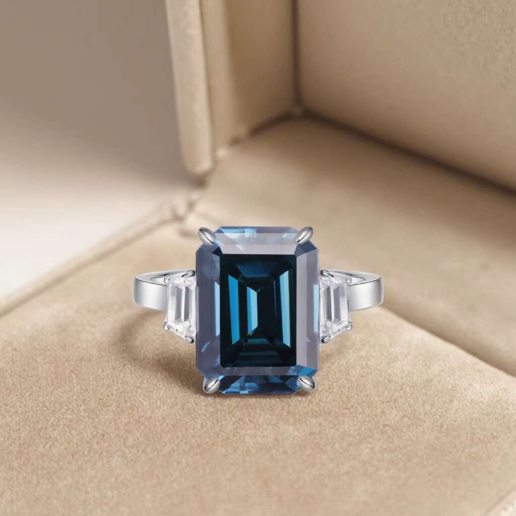 10CT Moissanite Gemstone 925 Sterling Silver Ring Elegant Classic Wedding Emerald Moissanite Gemstone Ring