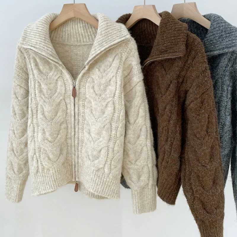 Korean Retro Solid Cardigans Jackets Fashion Women Long Sleeve Zipper Turn Down Collar Sweaters Autumn Winter Thicken CardiganT251125