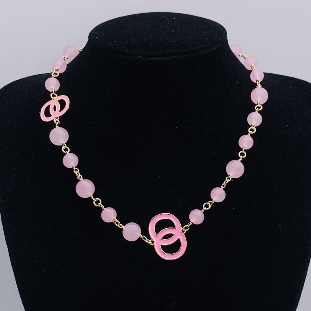 Glamorous Pearl Necklaces with Golden Pendant High Quality Exquisite Jewelry for Special Occasions Timeless Elegance for Women Fashionable Gift Choice