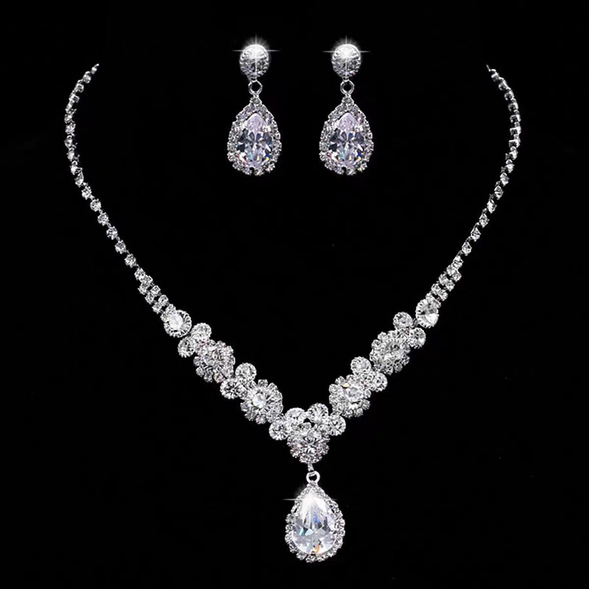 Exquisite Super Sparkling Crystal Necklace and Earrings Set Bridal Jewelry Wedding Dress Accessories Evening Party Earrings251017