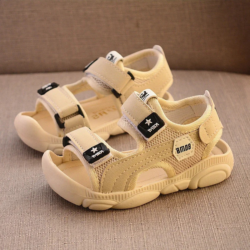 Summer childrens barefoot sandals boys soft soled beach shoes anti kick protective head childrens functional sandals 250424
