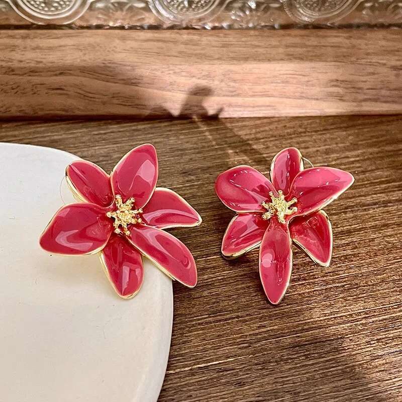 Metal Flower Drops Oil European American Style Personality Fashion Stud Earrings Ms Girl Travel Wedding Accessories