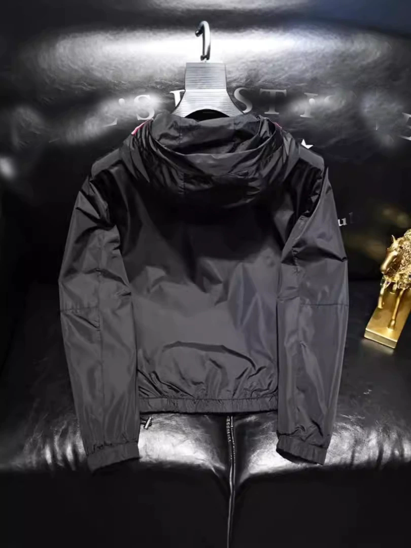 Breathable Mens Ultra-Thin Summer Sun Protection Jacket - Windproof Casual Sports Wear