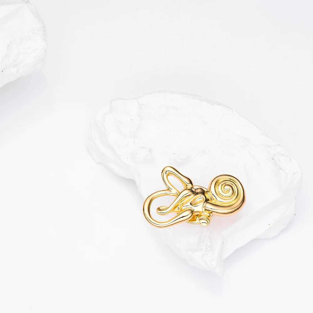 Hanreshe Medical Otology Cochlear Brooch Anatomy Lapel Backpack Badge Ear Pins Medicine Jewelry for Doctor Nurse J251125