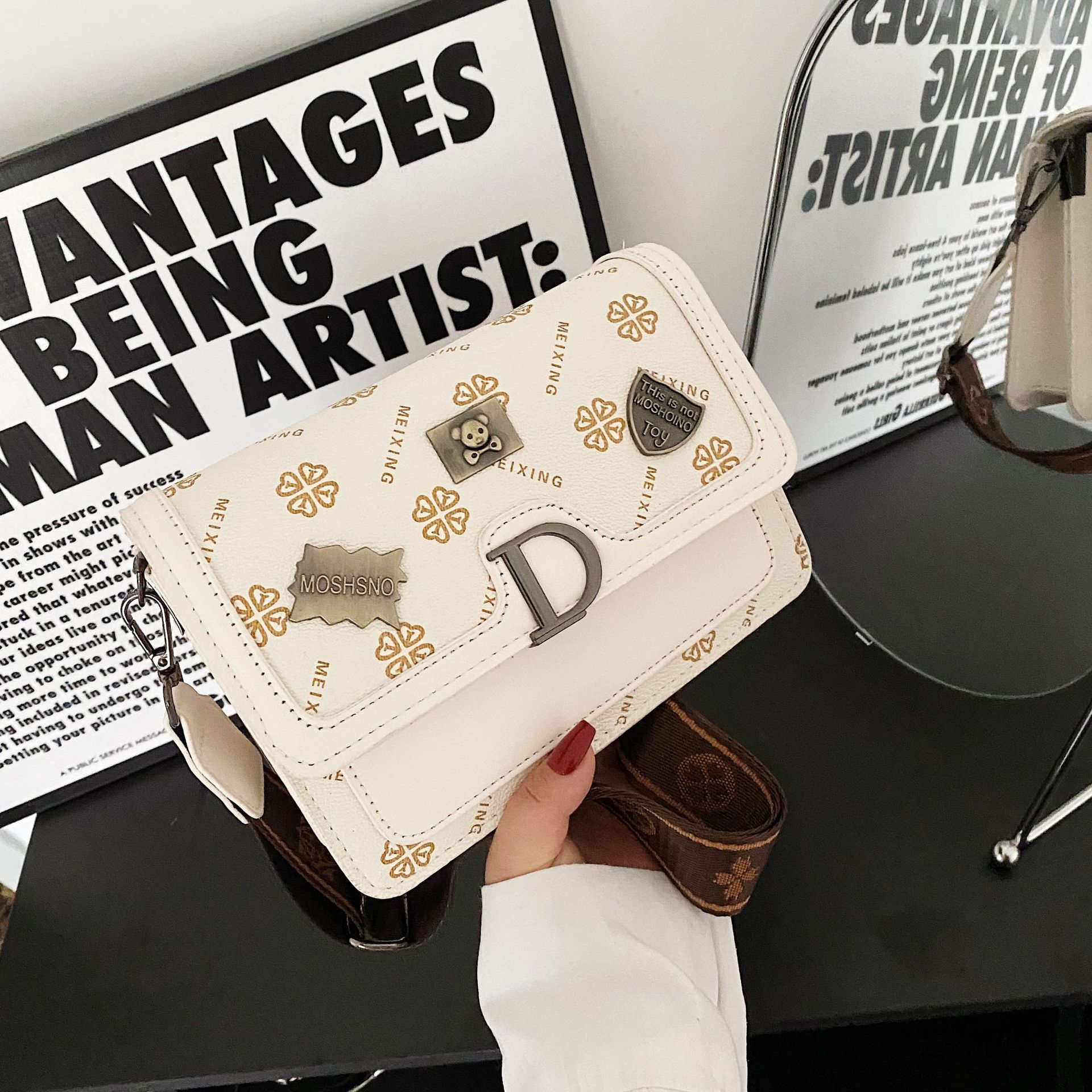 free shipping designer shoulder bags New Fashionable Versatile Crossbody Bag for woman vintage Artwork flap bag