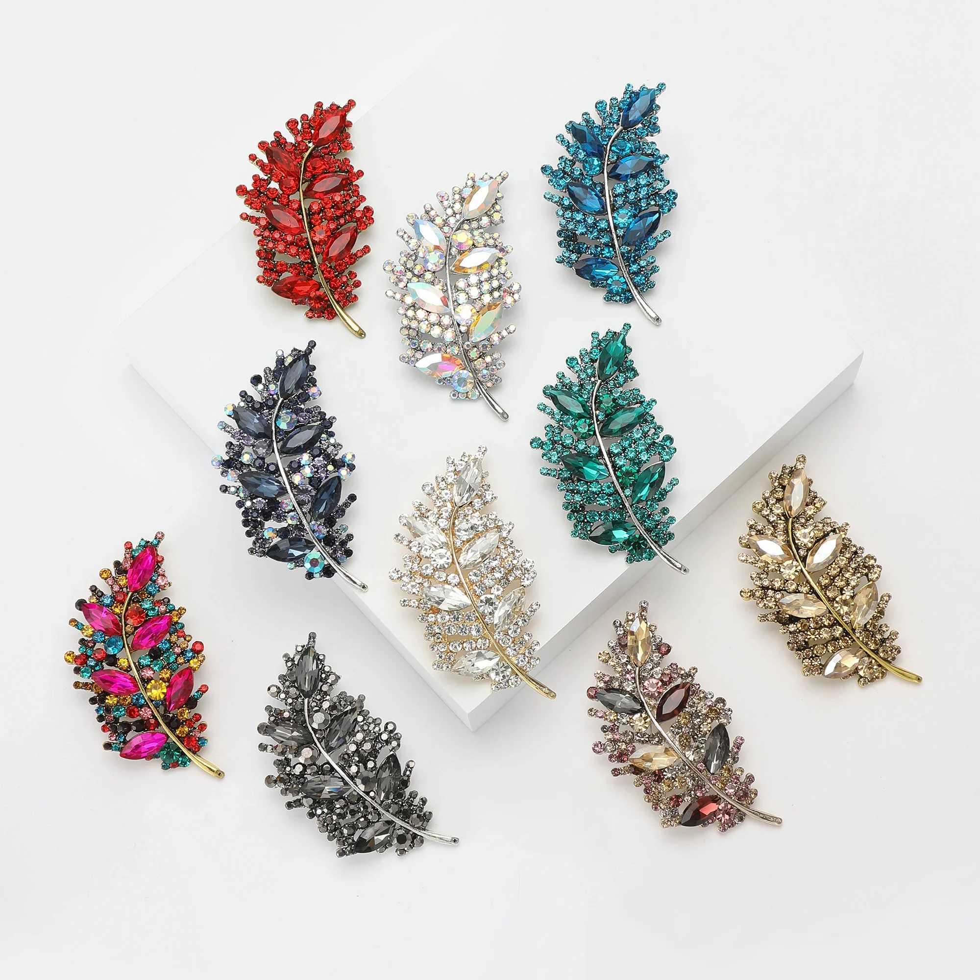 Rhinestone Feather Brooches for Women Unisex Creative Pins Event Party Backpack Decoration Clothes Accessories J251125