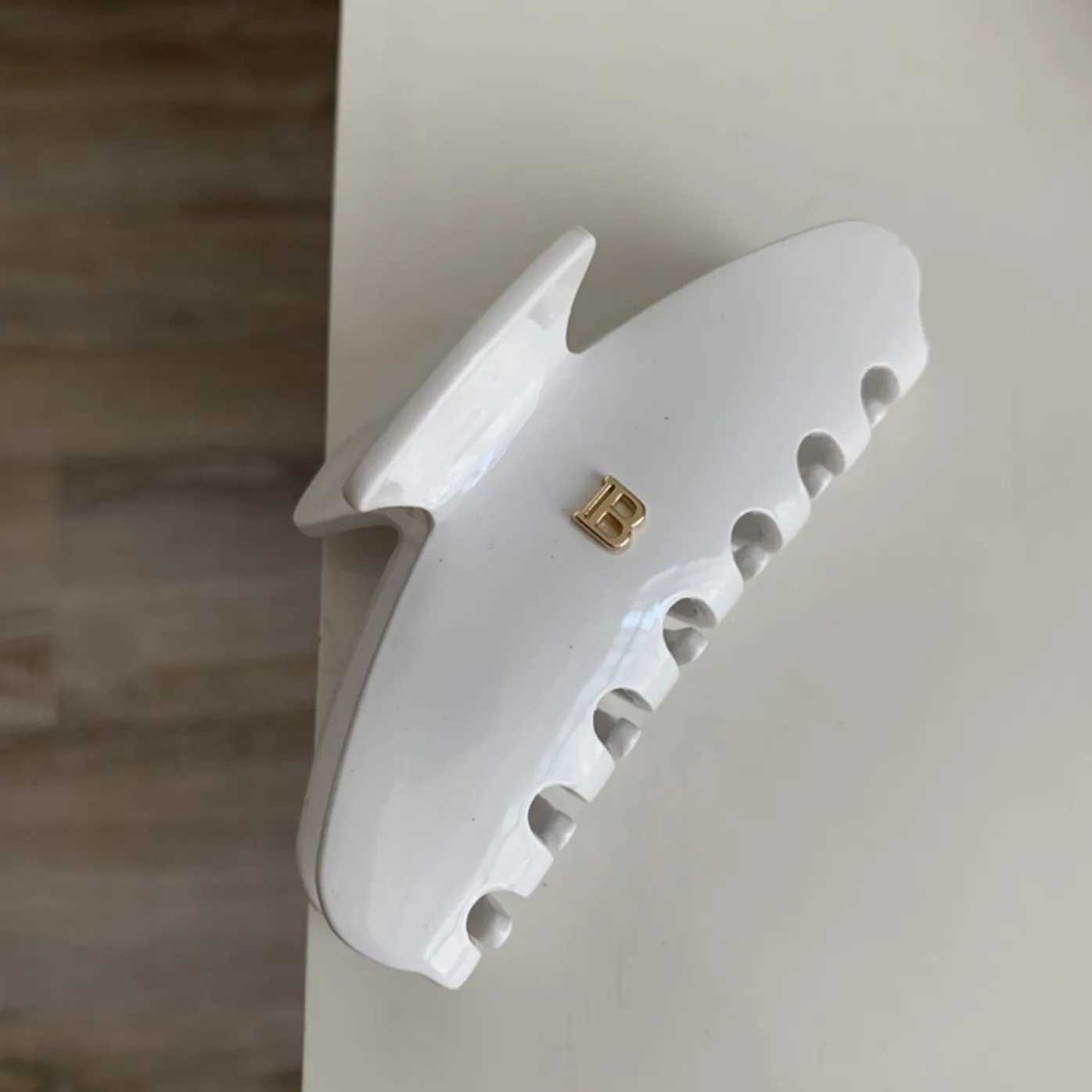 1 new acetate bed sheet hair clip letter shark clip headband accessory grip clip sweet plate hair clip hair accessoryT250425