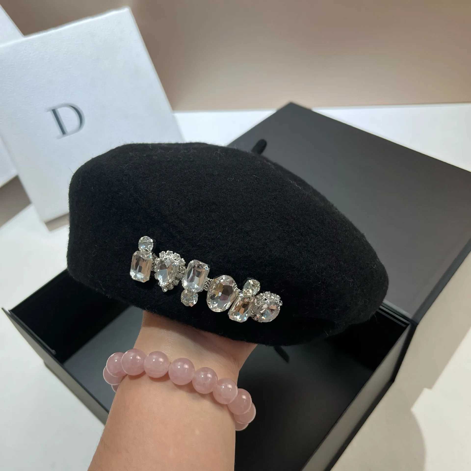 Designer Rhinestones Womens Wool Beret Hat Winter Warm Beanie Versatile Girls Berets Outdoor Lady French Artist Painter Hat J251125