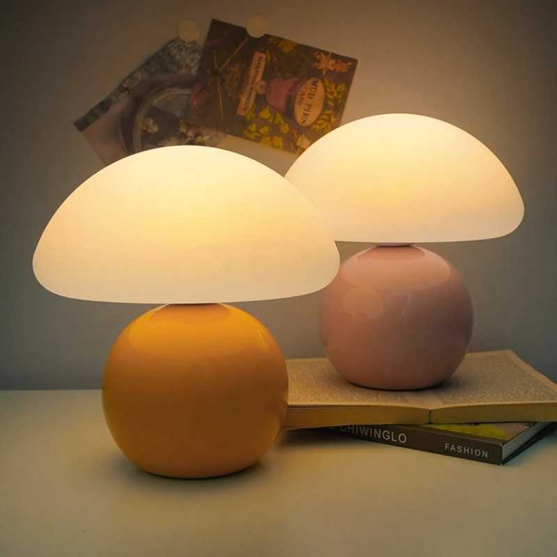 Advanced Light Luxury Vintage Glass Atmosphere Night Light Bedroom Bedhead Personalized Mushroom Atmosphere Desk LampM251125