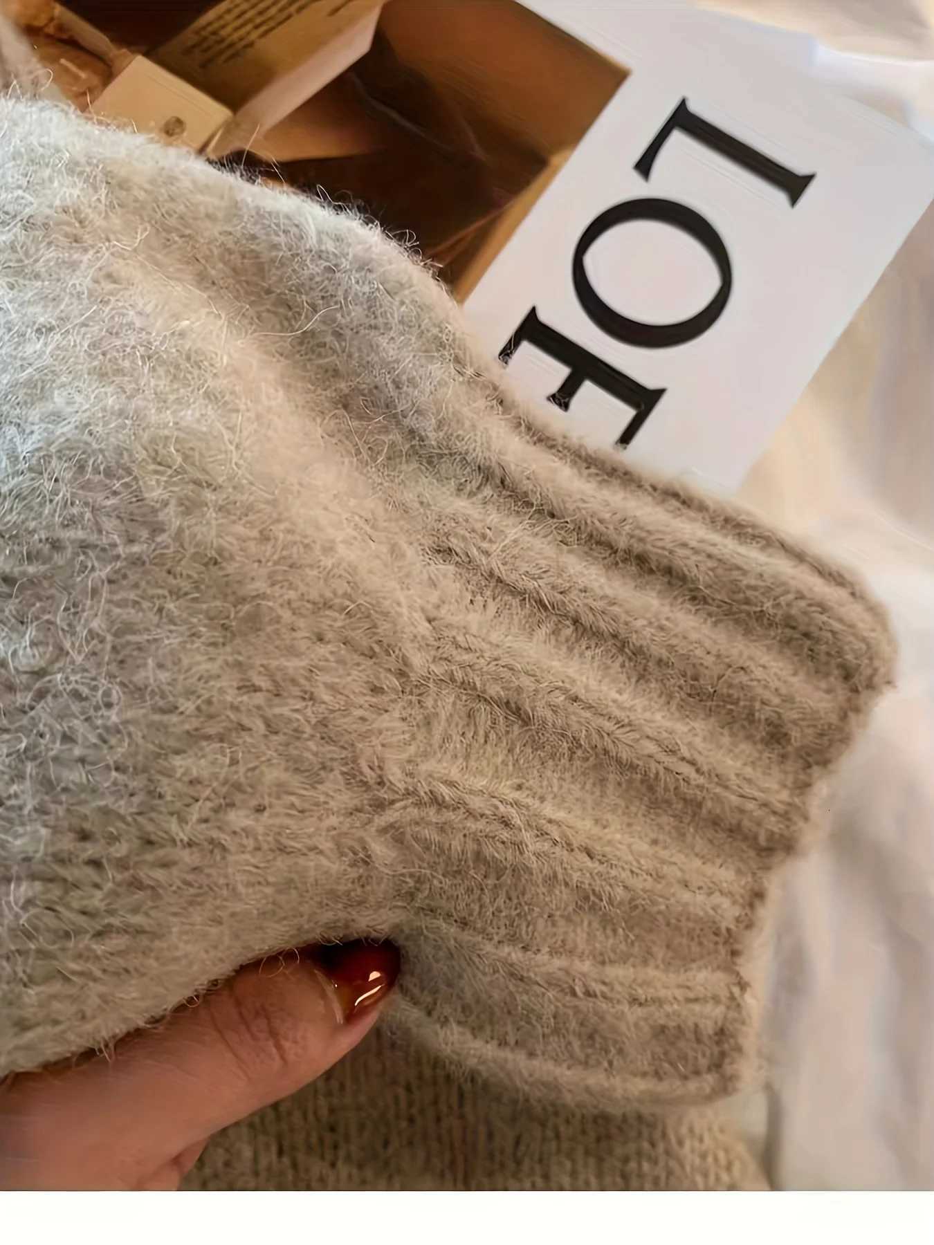 A new spring soft and thickened knitted cardigan 2025 Spring loose and lazy style essential to cover fat and show slimnessT251125