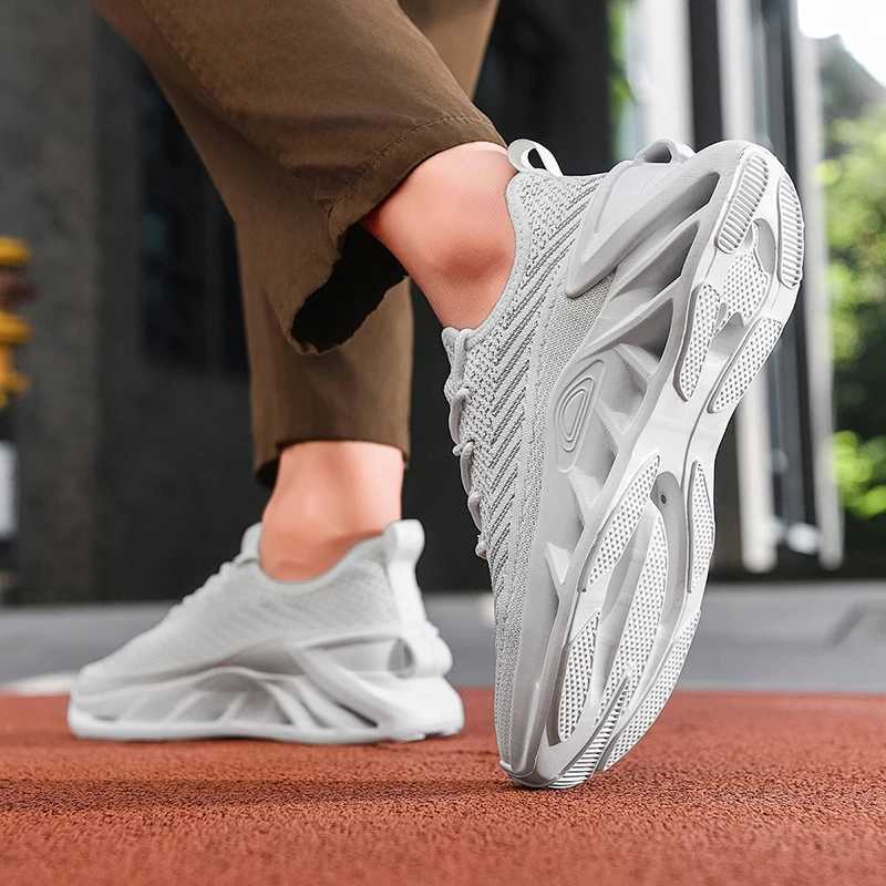 Mens sports shoes breathable thick soled walking shoes comfortable tennis shoes mens Zapatillas Hombre couple womens shoesC250425