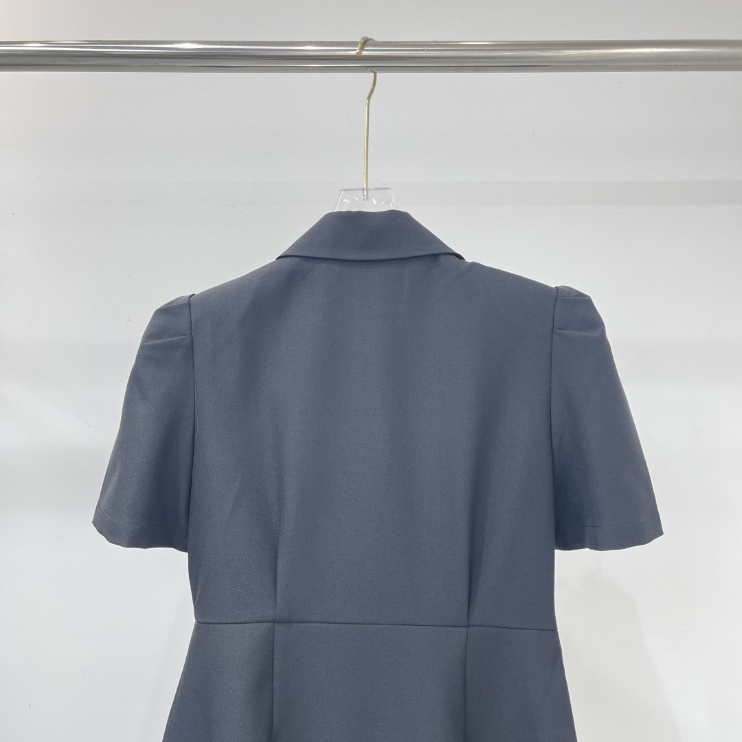 Vogue Paris 2025 Fashion Week Show jacket Customized Fashion Tailored clothing mens and womens Fashion Paris.M52