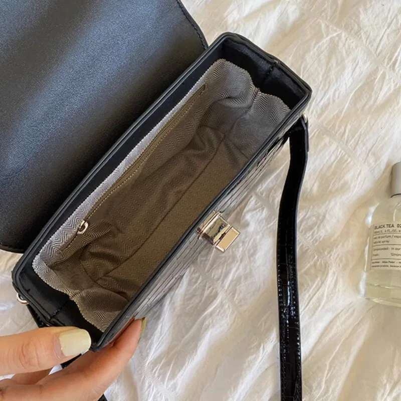 Crocodile Pattern Small Square Women Bag Popular Fashionable Versatile Handbag Niche High-End One Shoulder Crossbody