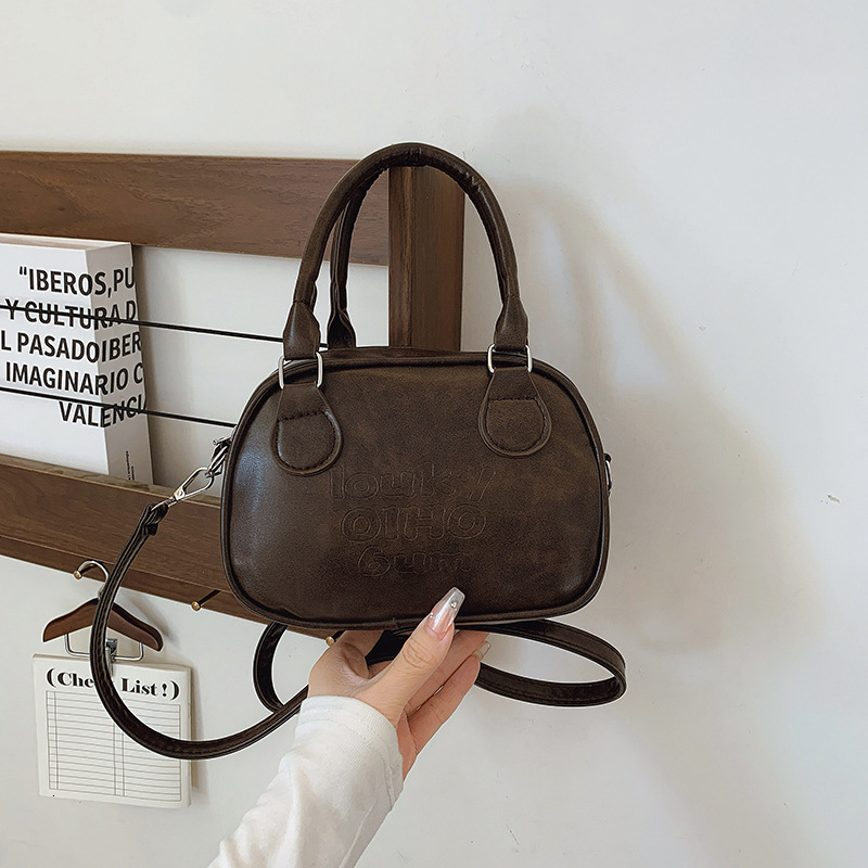 New Free Delivery Designer Shoes By 2025 Niche Maillard Style Handbag For Women New Versatile Korean Fashion Texture Single Shoulder Crossbody Bag