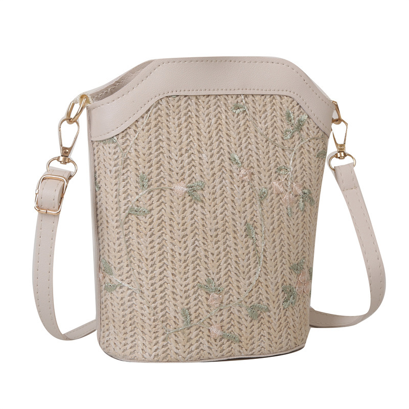 New Free Delivery Designer Shoes By 2025 This Year's Small For Women In Summer 2023 Trendy And Fashionable One Shoulder Crossbody Bag. It Is A Po