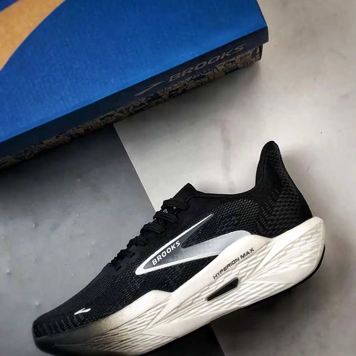 Mens professional running shoes mens multi-color anti slip and wear-resistant sports shoes marathon training shoesC250425
