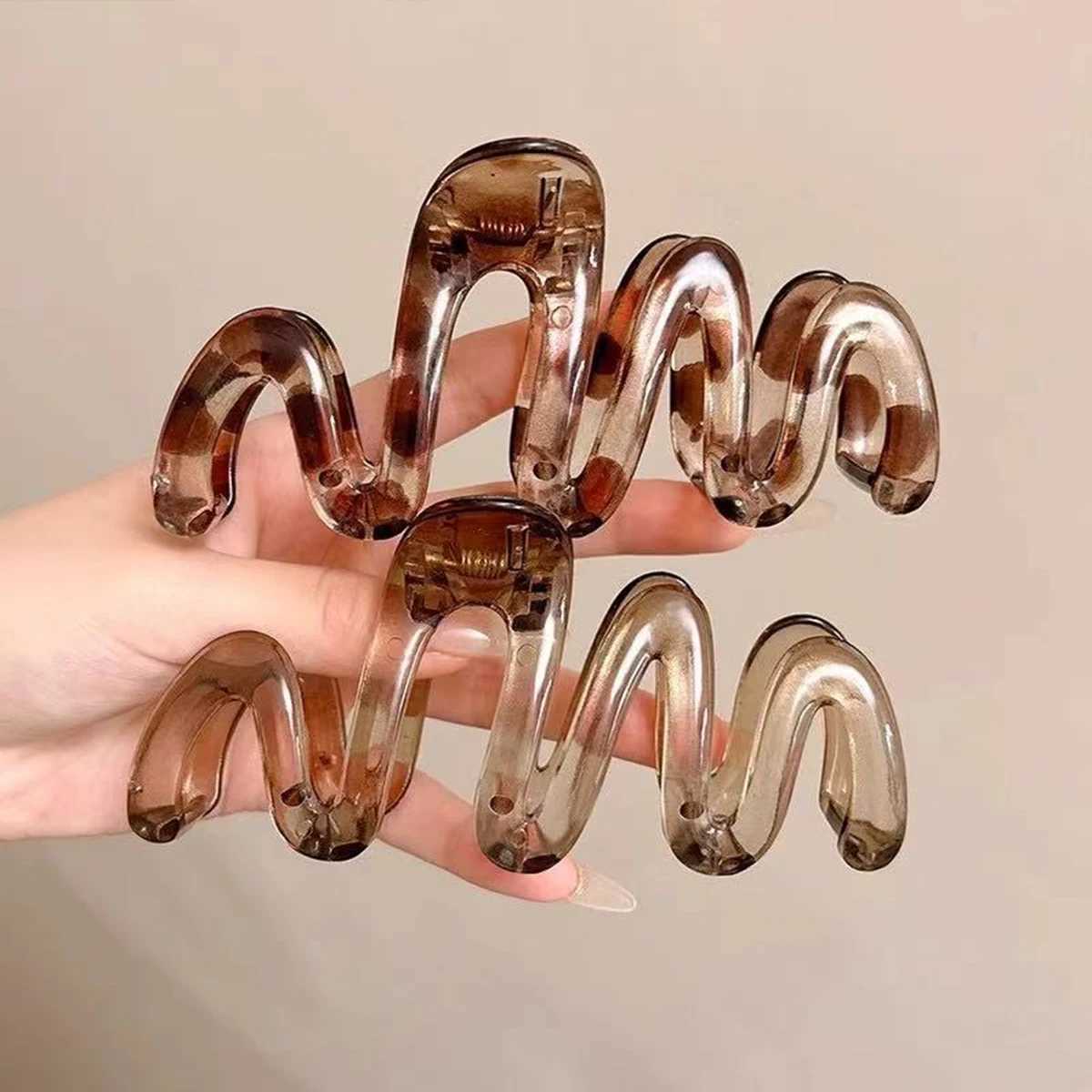 1 piece/2 pieces womens Y2K wave high gloss amber brown 11cm/4.33 inch large lightweight plastic hair clip elegant minimalismT250425