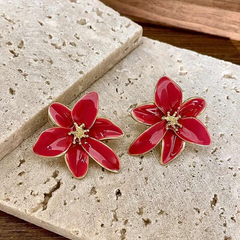 Metal Flower Drops Oil European American Style Personality Fashion Stud Earrings Ms Girl Travel Wedding Accessories