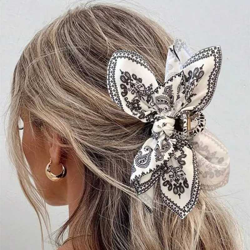 Double sided bow hair claw suitable for women large Bohemian breast printed shark hair lipstick girl antique satin horsetail clipT250425