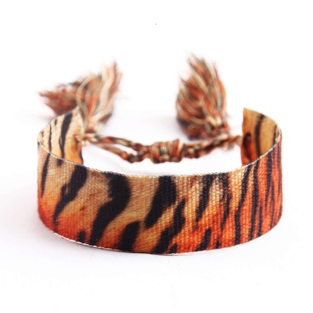 Embroidered colorful hand woven bracelet, Bohemian ethnic Su style, handmade rope, vacation style bracelet